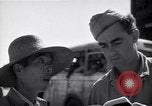 Standbild Mensch mit seinem Bullock Warenkorb Hachioji Japan, 1945, aus Sekunde 39 historischem Filmmaterial Videoclip 65675034537
