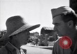 Standbild Mensch mit seinem Bullock Warenkorb Hachioji Japan, 1945, aus Sekunde 42 historischem Filmmaterial Videoclip 65675034537