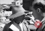 Standbild Mensch mit seinem Bullock Warenkorb Hachioji Japan, 1945, aus Sekunde 51 historischem Filmmaterial Videoclip 65675034537