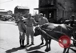 Standbild Mensch mit seinem Bullock Warenkorb Hachioji Japan, 1945, aus Sekunde 60 historischem Filmmaterial Videoclip 65675034537