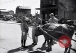 Standbild Mensch mit seinem Bullock Warenkorb Hachioji Japan, 1945, aus Sekunde 61 historischem Filmmaterial Videoclip 65675034537