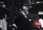 Immagine di Civili giapponesi Chichibu Honshu Giappone, 1945, secondo 49 filmato di repertorio 65675034544