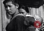 Immagine di Civili giapponesi Chichibu Honshu Giappone, 1945, secondo 58 filmato di repertorio 65675034544