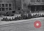 Standbild 32 Division Sasebo Japan, 1945, aus Sekunde 6 historischem Filmmaterial Videoclip 65675034562