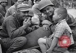 Standbild 32 Division Sasebo Japan, 1945, aus Sekunde 22 historischem Filmmaterial Videoclip 65675034562