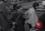 Standbild Japanisch Rückkehr Fukuoka Japan, 1945, aus Sekunde 21 historischem Filmmaterial Videoclip 65675034563