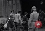 Standbild Japanisch Rückkehr Fukuoka Japan, 1945, aus Sekunde 40 historischem Filmmaterial Videoclip 65675034563