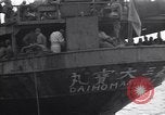 Standbild Japanisch Rückkehr Fukuoka Japan, 1945, aus Sekunde 40 historischem Filmmaterial Videoclip 65675034564