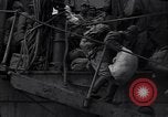Standbild Japanisch Rückkehr Fukuoka Japan, 1945, aus Sekunde 60 historischem Filmmaterial Videoclip 65675034564