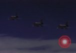 Image A-4E d'aéronefs United States USA, 1970, de la seconde 7 séquences d'archives historiques vidéo 65675034594