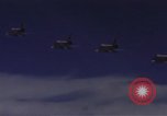 Image A-4E d'aéronefs United States USA, 1970, de la seconde 13 séquences d'archives historiques vidéo 65675034594
