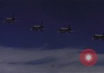 Image A-4E d'aéronefs United States USA, 1970, de la seconde 14 séquences d'archives historiques vidéo 65675034594