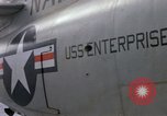 Immagine di Unità aeromobile a bordo della USS Enterprise (CVAN-65) Mare del Giappone, 1968, secondo 10 filmato di repertorio 65675034595