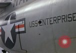 Immagine di Unità aeromobile a bordo della USS Enterprise (CVAN-65) Mare del Giappone, 1968, secondo 11 filmato di repertorio 65675034595