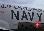 Immagine di Unità aeromobile a bordo della USS Enterprise (CVAN-65) Mare del Giappone, 1968, secondo 12 filmato di repertorio 65675034595