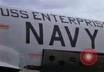 Immagine di Unità aeromobile a bordo della USS Enterprise (CVAN-65) Mare del Giappone, 1968, secondo 14 filmato di repertorio 65675034595