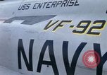Immagine di Unità aeromobile a bordo della USS Enterprise (CVAN-65) Mare del Giappone, 1968, secondo 37 filmato di repertorio 65675034595