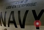 Immagine di Unità aeromobile a bordo della USS Enterprise (CVAN-65) Mare del Giappone, 1968, secondo 40 filmato di repertorio 65675034595