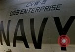 Immagine di Unità aeromobile a bordo della USS Enterprise (CVAN-65) Mare del Giappone, 1968, secondo 41 filmato di repertorio 65675034595