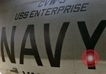 Immagine di Unità aeromobile a bordo della USS Enterprise (CVAN-65) Mare del Giappone, 1968, secondo 43 filmato di repertorio 65675034595