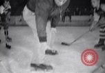 Standbild Eishockeymatch Tacoma Washington USA, 1953, aus Sekunde 28 historischem Filmmaterial Videoclip 65675034643