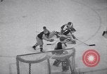Standbild Eishockeymatch Tacoma Washington USA, 1953, aus Sekunde 42 historischem Filmmaterial Videoclip 65675034643