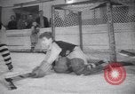 Standbild Eishockeymatch Tacoma Washington USA, 1953, aus Sekunde 45 historischem Filmmaterial Videoclip 65675034643