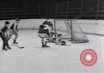 Standbild Eishockeymatch Tacoma Washington USA, 1953, aus Sekunde 56 historischem Filmmaterial Videoclip 65675034643