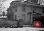 Standbild Militärpolizei Frankfurt Deutschland, 1949, aus Sekunde 8 historischem Filmmaterial Videoclip 65675034645