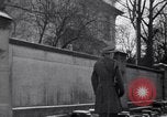 Standbild Militärpolizei Frankfurt Deutschland, 1949, aus Sekunde 13 historischem Filmmaterial Videoclip 65675034645