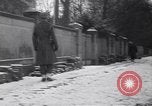 Standbild Militärpolizei Frankfurt Deutschland, 1949, aus Sekunde 16 historischem Filmmaterial Videoclip 65675034645