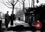Standbild Militärpolizei Frankfurt Deutschland, 1949, aus Sekunde 18 historischem Filmmaterial Videoclip 65675034645