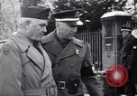 Standbild Militärpolizei Frankfurt Deutschland, 1949, aus Sekunde 24 historischem Filmmaterial Videoclip 65675034645
