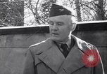 Standbild Militärpolizei Frankfurt Deutschland, 1949, aus Sekunde 30 historischem Filmmaterial Videoclip 65675034645