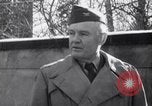 Standbild Militärpolizei Frankfurt Deutschland, 1949, aus Sekunde 31 historischem Filmmaterial Videoclip 65675034645