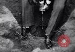 Standbild Militärpolizei Frankfurt Deutschland, 1949, aus Sekunde 34 historischem Filmmaterial Videoclip 65675034645