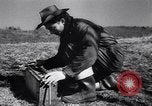 Standbild Uran Discovery Frankreich, 1949, aus Sekunde 29 historischem Filmmaterial Videoclip 65675034647