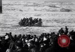Standbild Rettungsaktionen Holland Niederlande, 1949, aus Sekunde 49 historischem Filmmaterial Videoclip 65675034649