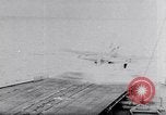 Standbild britischen Carrier Katapult Vereinigtes Königreich, 1952, aus Sekunde 30 historischem Filmmaterial Videoclip 65675034654