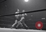Immagine di Guanti d'oro New York City USA, 1952, secondo 20 filmato di repertorio 65675034656