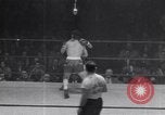 Immagine di Guanti d'oro New York City USA, 1952, secondo 28 filmato di repertorio 65675034656