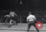Immagine di Guanti d'oro New York City USA, 1952, secondo 30 filmato di repertorio 65675034656