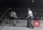 Immagine di Guanti d'oro New York City USA, 1952, secondo 35 filmato di repertorio 65675034656