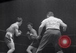 Immagine di Guanti d'oro New York City USA, 1952, secondo 40 filmato di repertorio 65675034656