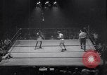 Immagine di Guanti d'oro New York City USA, 1952, secondo 46 filmato di repertorio 65675034656