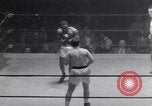 Immagine di Guanti d'oro New York City USA, 1952, secondo 55 filmato di repertorio 65675034656