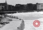 Standbild Flutwellen San Sebastian Spanien, 1952, aus Sekunde 17 historischem Filmmaterial Videoclip 65675034660