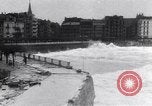 Standbild Flutwellen San Sebastian Spanien, 1952, aus Sekunde 18 historischem Filmmaterial Videoclip 65675034660