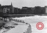 Standbild Flutwellen San Sebastian Spanien, 1952, aus Sekunde 19 historischem Filmmaterial Videoclip 65675034660