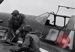 Standbild P-51 Mustang Ebene Vereinigtes Königreich, 1944, aus Sekunde 23 historischem Filmmaterial Videoclip 65675034680
